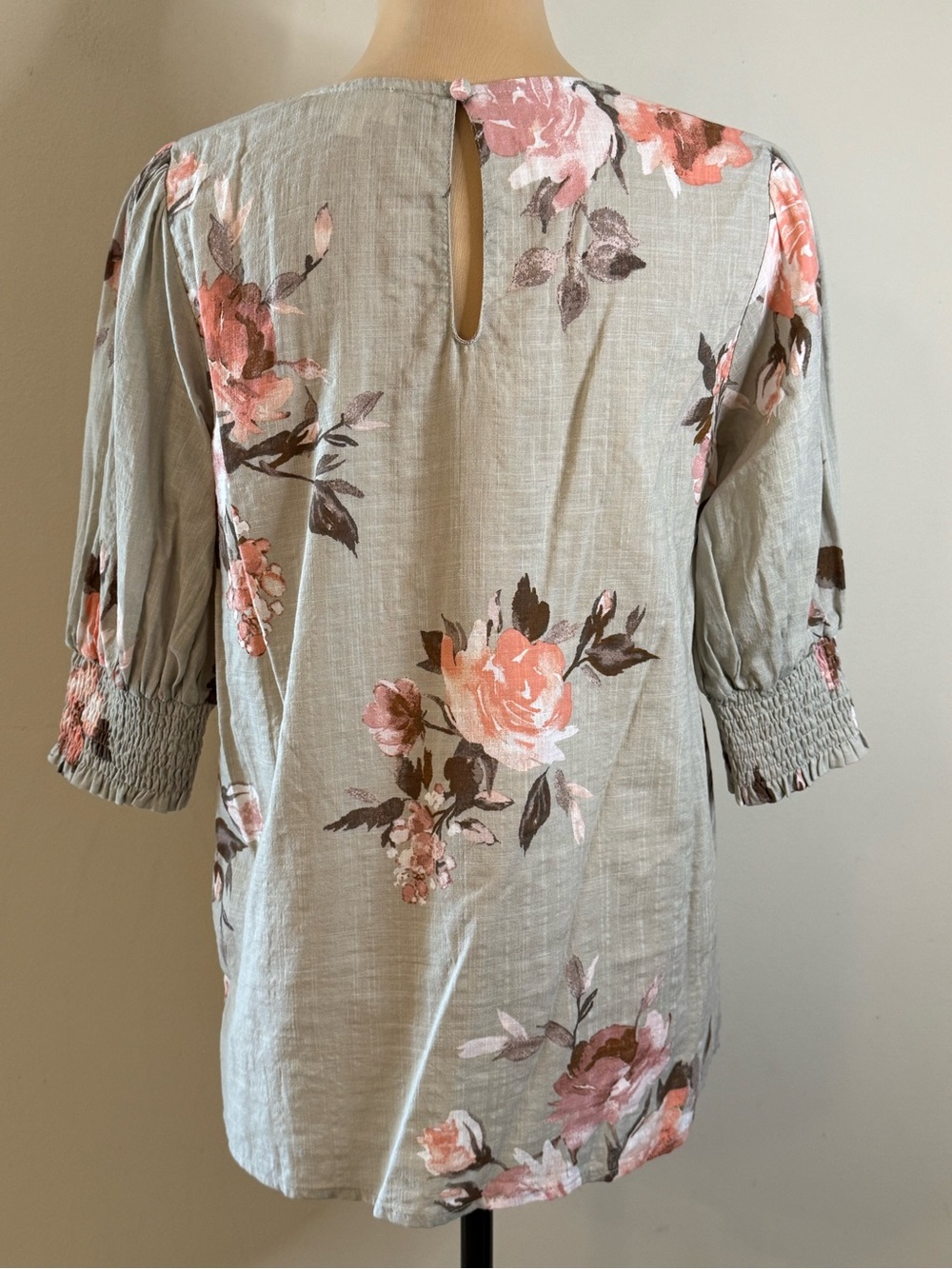 ODDY gray rose floral top elbow sleeves colorful roses SZ SM - Picture 4 of 13